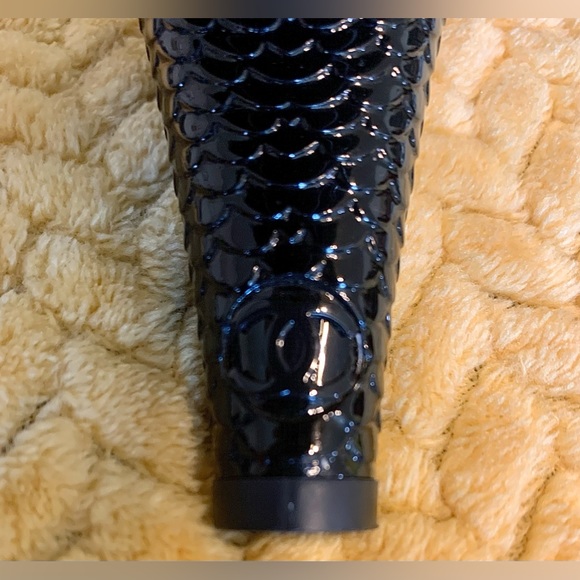 CHANEL Black Patent Mary Jane Pump with Scalloped Heel - Picture 6 of 16